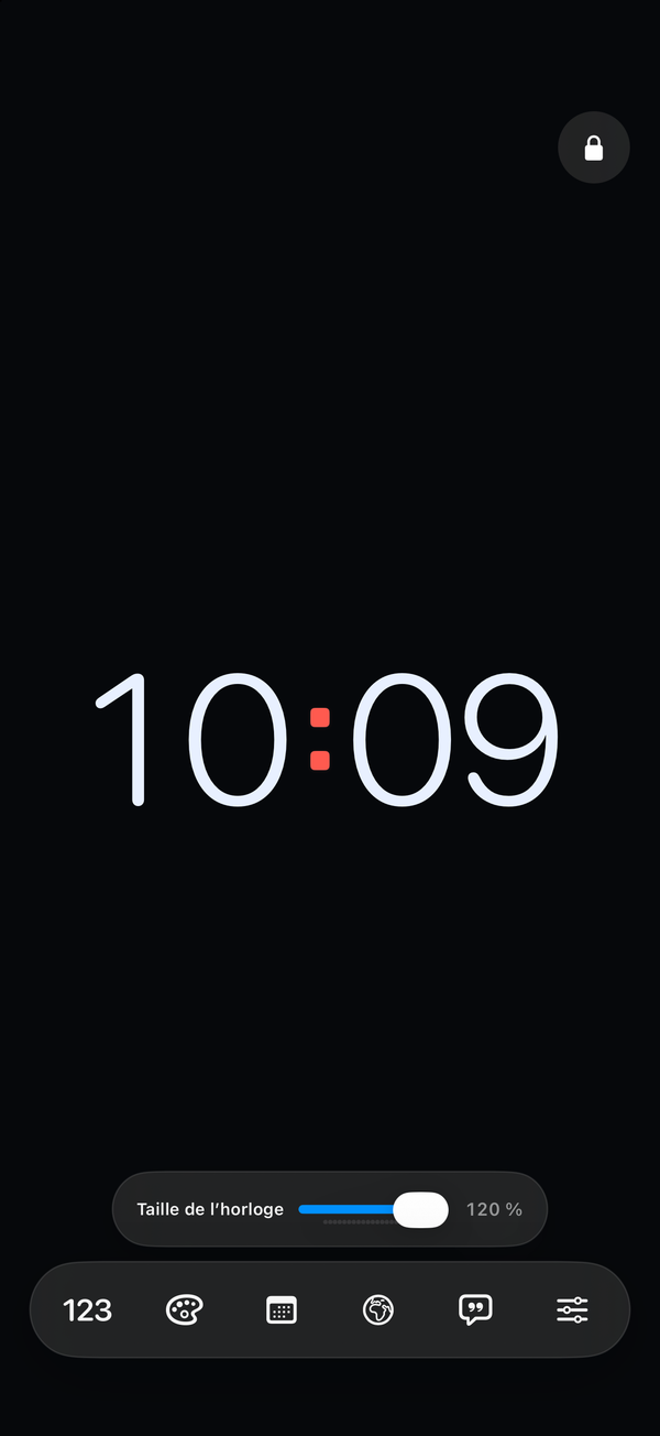 Commandes rapides sur toute la largeur et verrou séparé en haut à droite sur iPhone. Clock Pro est actif ; Lieu et Message nécessitent Pro.