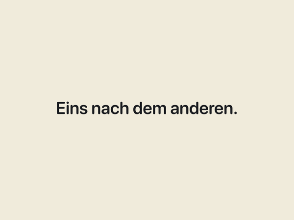 Ein persönlicher Text mit dem Farbstil Papier bei ausgeblendeter Uhr. Clock Pro. Beispieltext, der nur auf dem Gerät gespeichert ist.