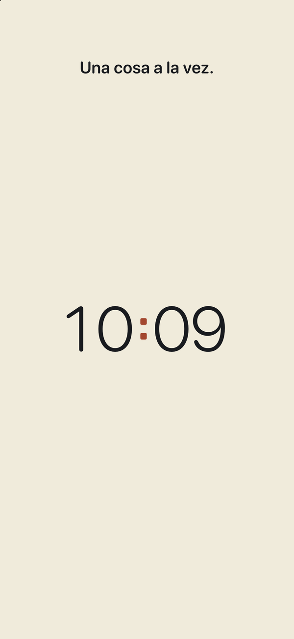 Un mensaje personal breve con el estilo Papel. Clock Pro. Texto de ejemplo guardado solo en el dispositivo.